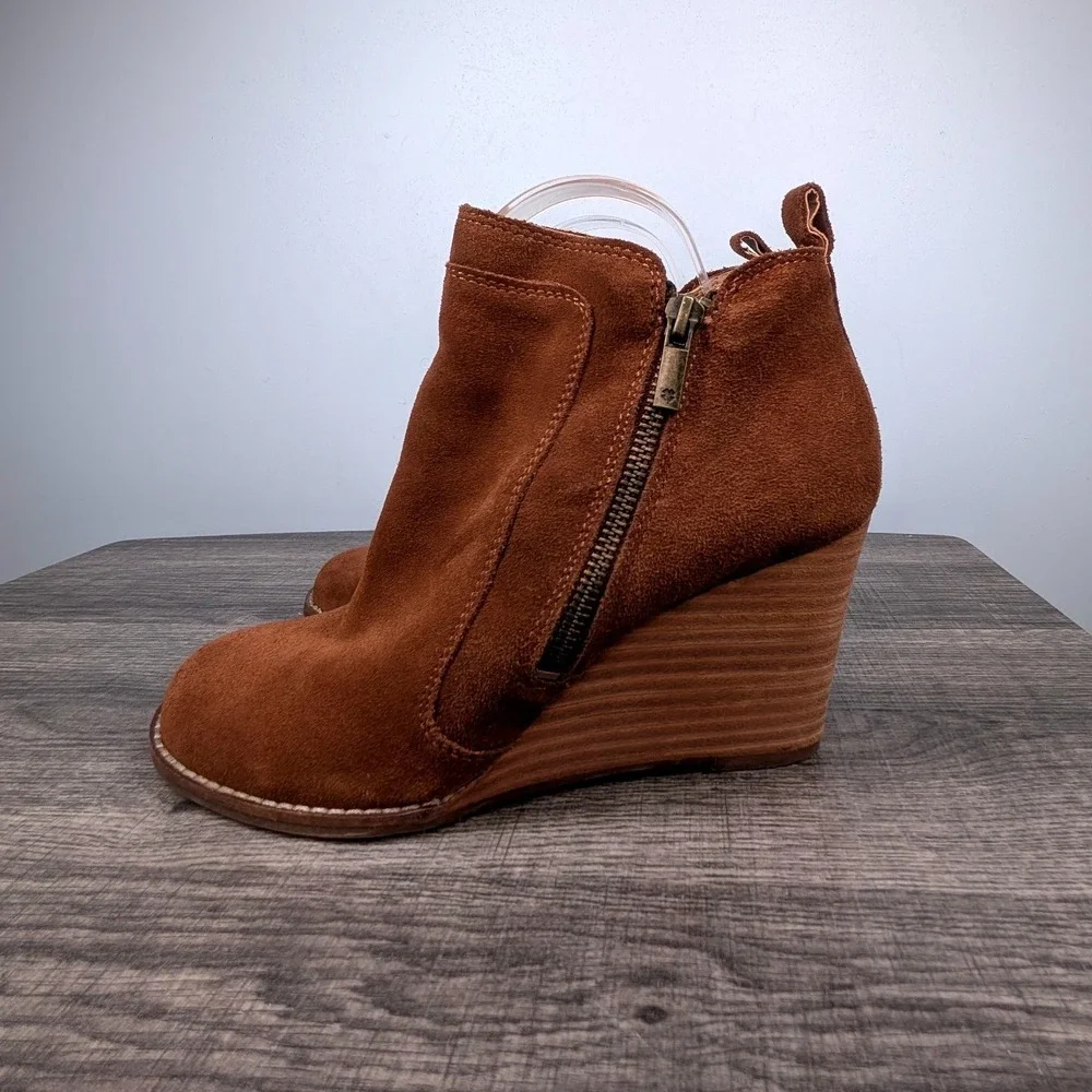 Lucky Brand Yahir Womens Brown‎ Suede Wedge Ankle Booties LK-YAHIR Size 9.5M